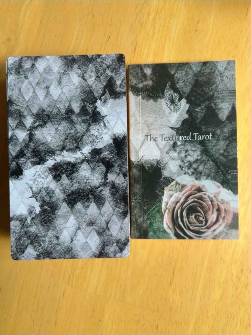 The Textured Tarot - Picture 2 of 4